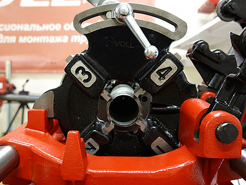 Фото Voll V-Matic A2 электрический резьбонарезной станок - Fortools - профессиональный инструмент Фото Voll V-Matic A2 электрический резьбонарезной станок - Fortools - профессиональный инструмент