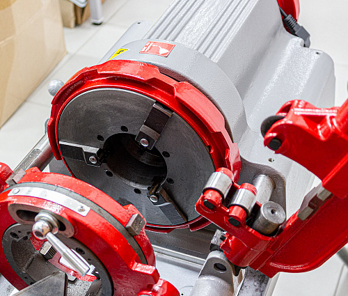 Фото Esson ElectricCut-80R3 электрический резьбонарезной станок - Fortools - профессиональный инструмент Фото Esson ElectricCut-80R3 электрический резьбонарезной станок - Fortools - профессиональный инструмент